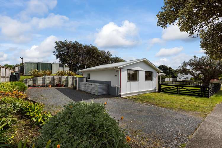 2 Hastings Street Waikanae Beach_12