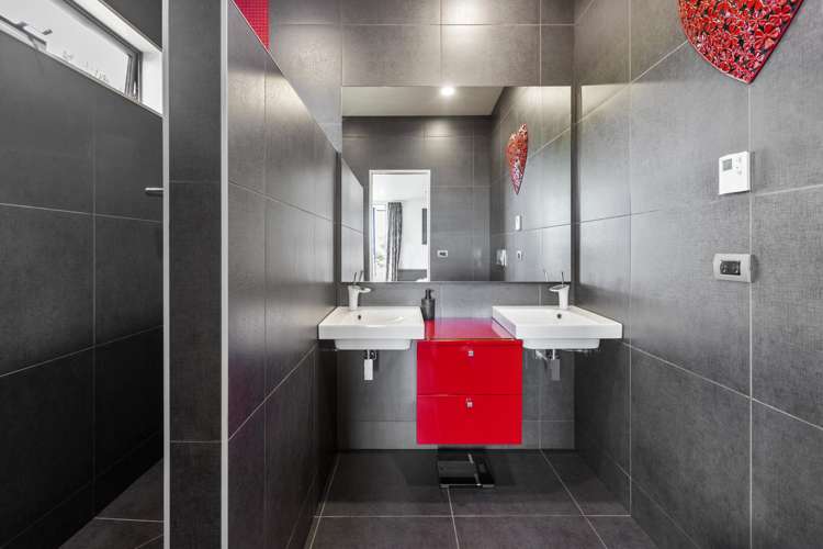 7-9 Woollams Road Onetangi_21