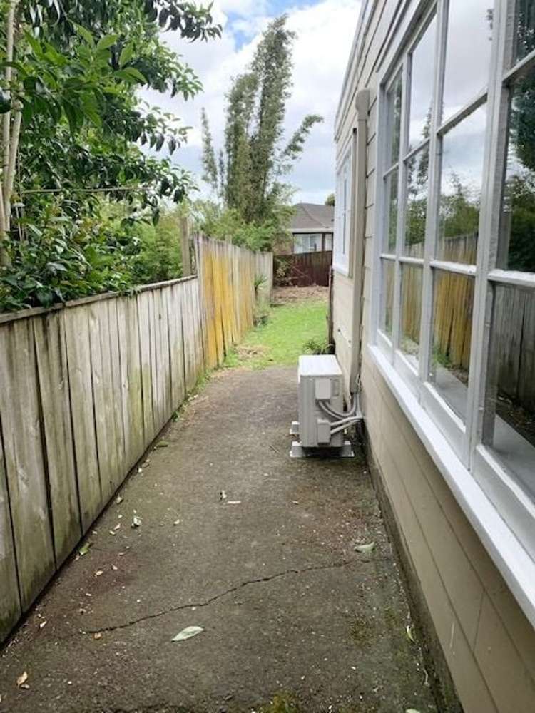 11A Netherlands Avenue Kelston_15