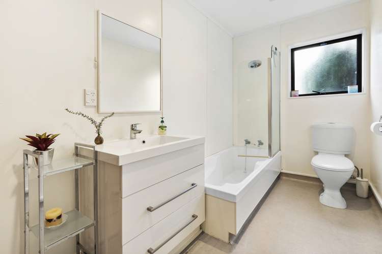 2/378 Evans Bay Parade Hataitai_11