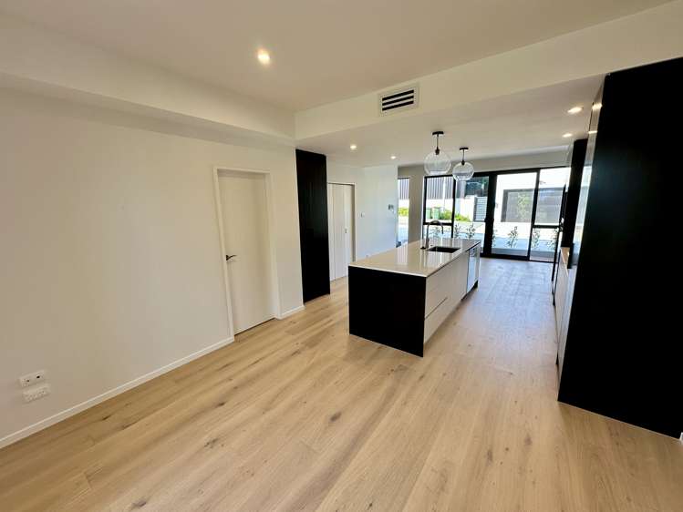 24 Burch Street Mount Albert_2