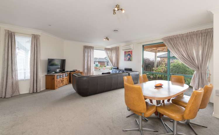 85 Aldinga Avenue Stoke_4