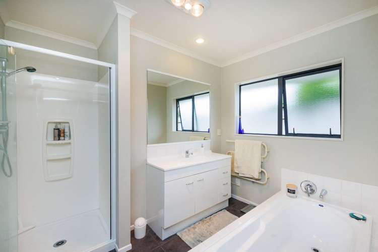  147 Pacific Drive Fitzherbert_10