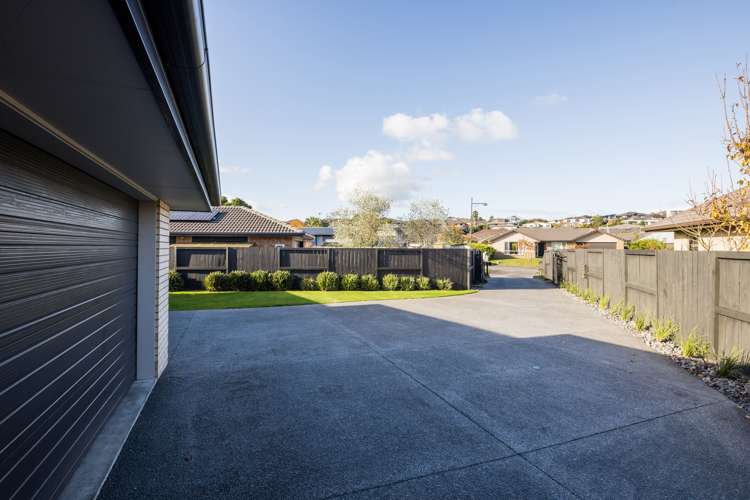 5 Ashington Grove Huntington_18