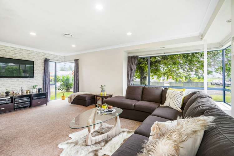 1 Caesar Roose Drive Glenview_5