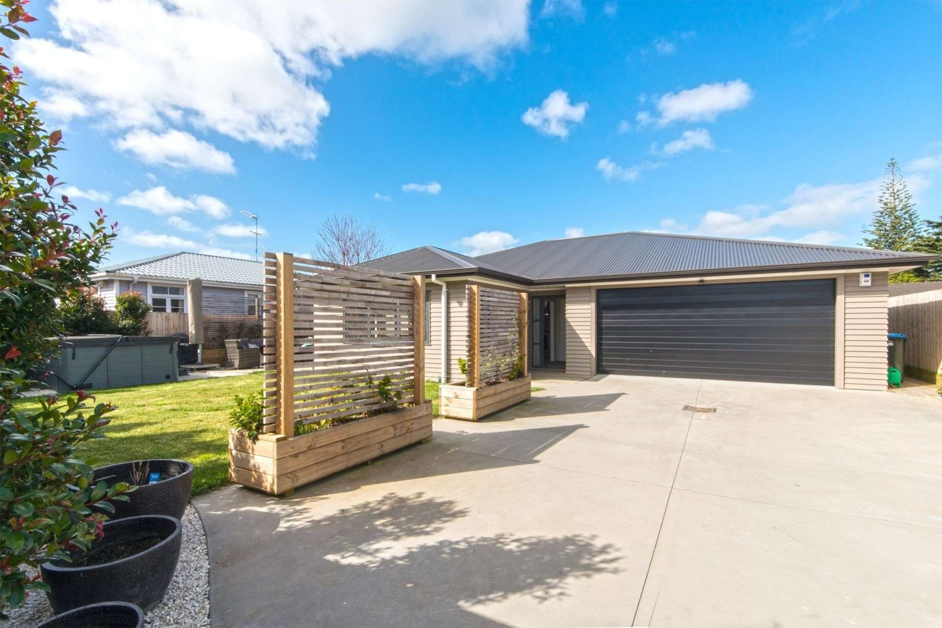 8a Coral Crescent Panmure_0