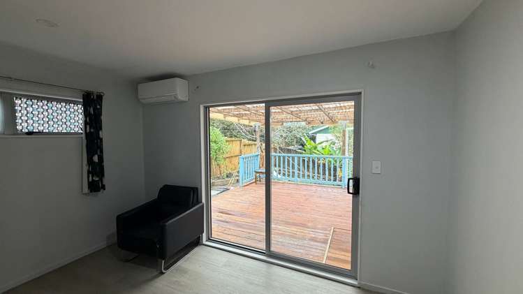 2/55 Ennis Avenue Pakuranga Heights_5