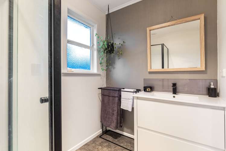 11 Kashmir Road Glen Eden_10