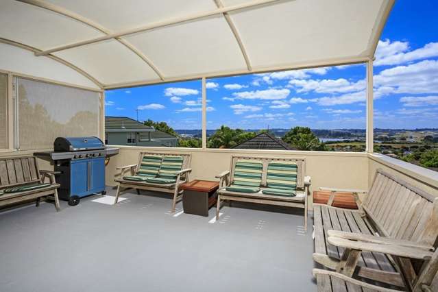 2/142 Sunset Road Unsworth Heights_2