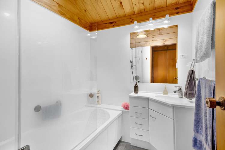 16 Heaphy Road Opunake_25