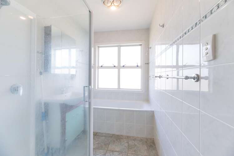 23 Sherwood Avenue Te Atatu South_13