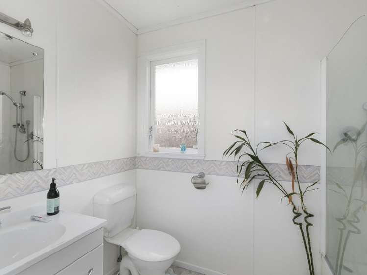 44 Momona Street Wainuiomata_11