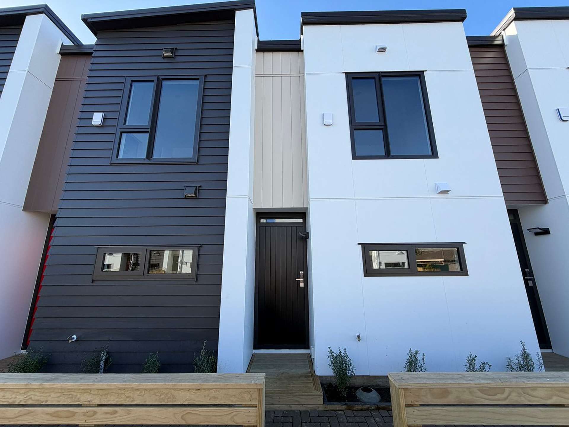 26/21 Von Sturmer Street Mangere East_0