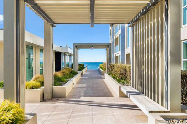 Sophisticated Beachside Living