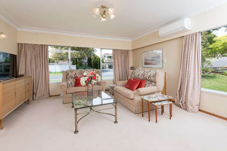 2/1 Willow Way Sunnyhills_6