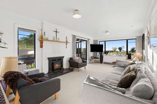 A Coastal Home Full of Character and Comfort