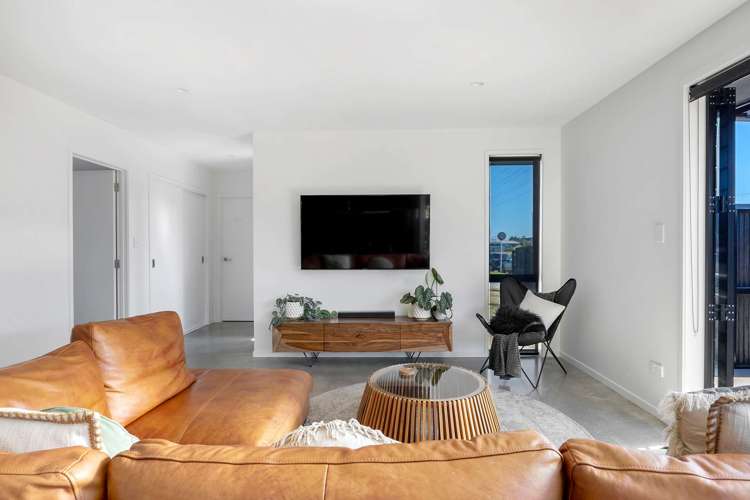 1 Rehua Place Waiwhakaiho_7