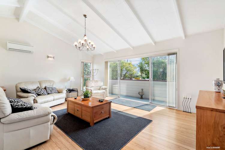 249 Glengarry Road Glen Eden_8