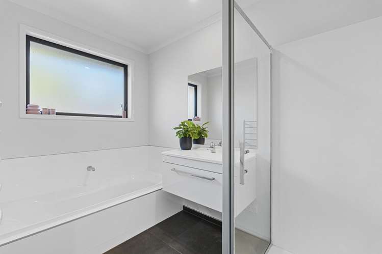 5 Cessna Lane Glen Avon_18