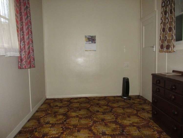 26 Broadway Reefton_14