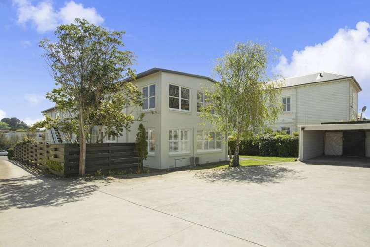 2/36 Clonbern Road Remuera_11