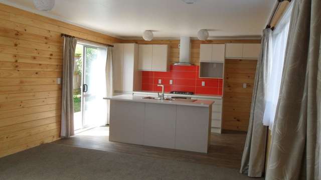 27b Stott Avenue Birkdale_4