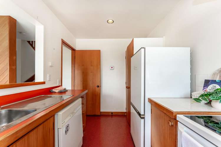 1 / 8 Roscoe Terrace 1365_6