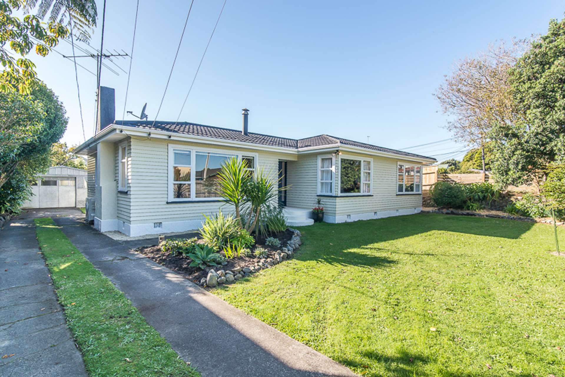 41 Martin Road Paraparaumu Beach Kapiti Coast Houses for Sale