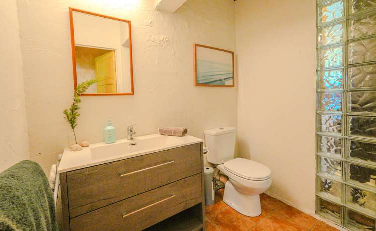 2 Giles Road Ostend_28