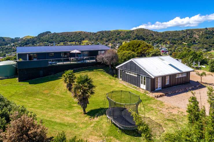 Fifty families inspected this home on Twin Parks Rise, in Papakura, Auckland. It ended up selling under the hammer for <img.25m - <img00,000 above CV. Photo / Supplied