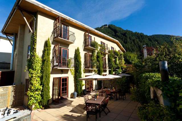 10 Room Luxury Boutique Hotel - Prime Location