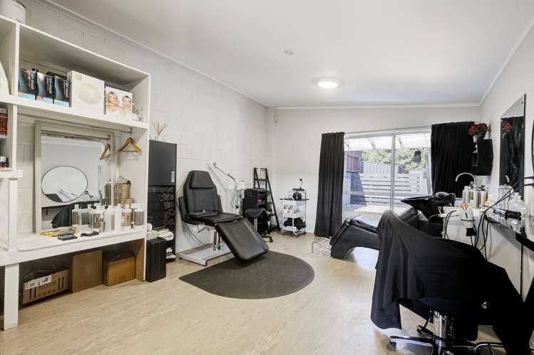 24 Splitt Avenue Glenview_13