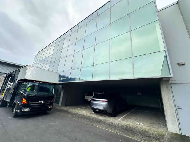 Unit 4/11 Orbit Drive Rosedale_2