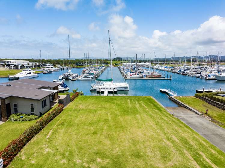 12 Finch Street One Tree Point_21