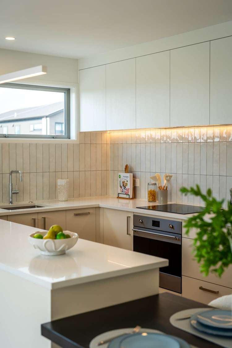 6 Pakirikiri Street Long Bay_32