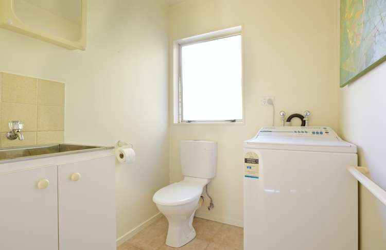 2/30 Sunset Road Unsworth Heights_17