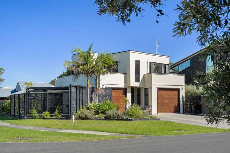 18 Bowentown Boulevard Waihi Beach_1