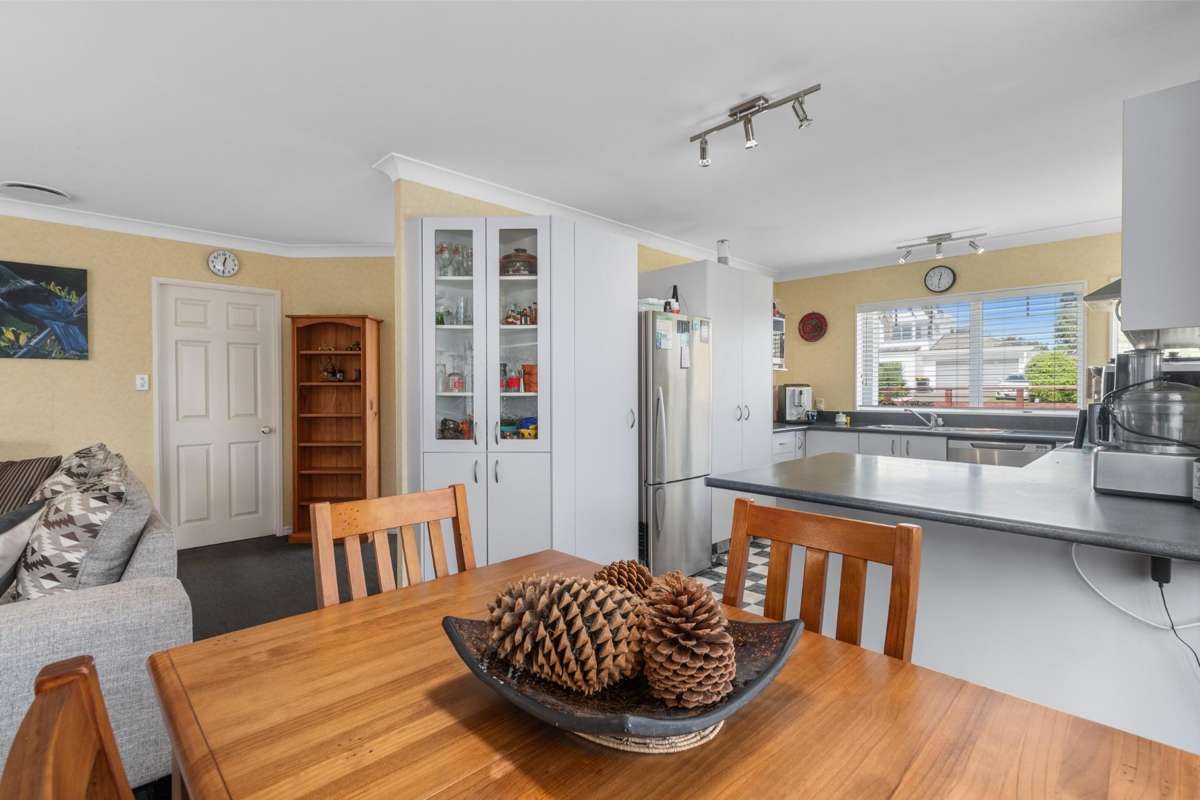 52 Stephens Place_5