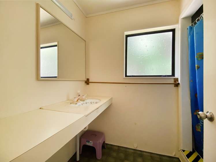 27 Tainui Street Mokau_16