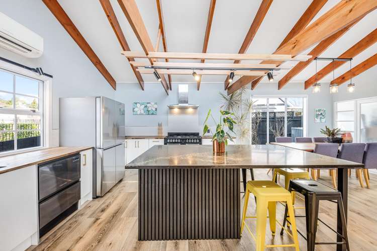 15 Roland Road Greenhithe_4