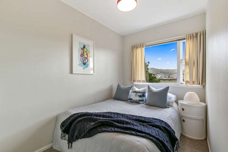 4/2 Scarborough Terrace Mount Victoria_5