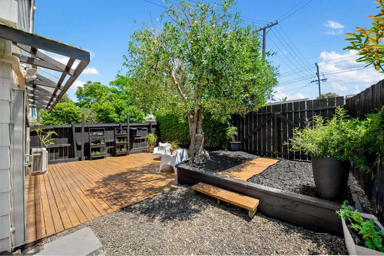 1/30 Owairaka Avenue Mount Albert_16