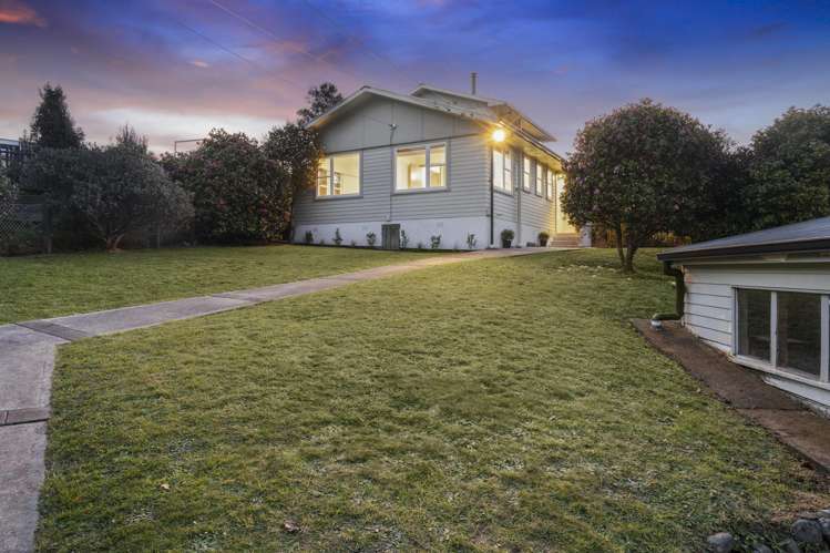 39 Lynda Avenue Paparangi_24