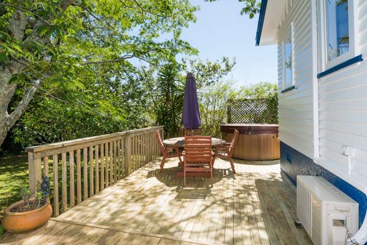 8 Fairclough Road Beach Haven_18