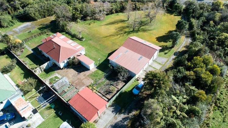 2 Mcgill Street Waimangaroa_18