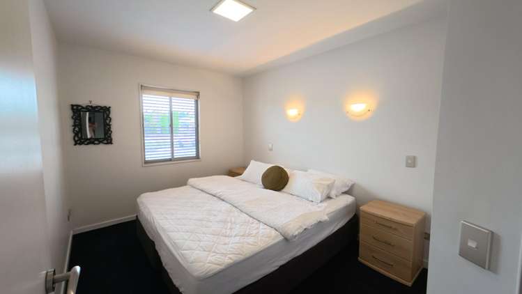 18/101 Roberts Street 11210_11