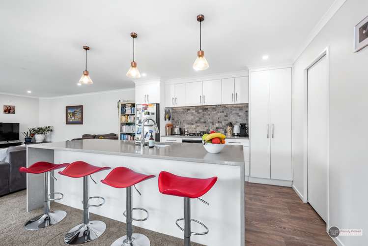 14 Latimer Way Petone_5