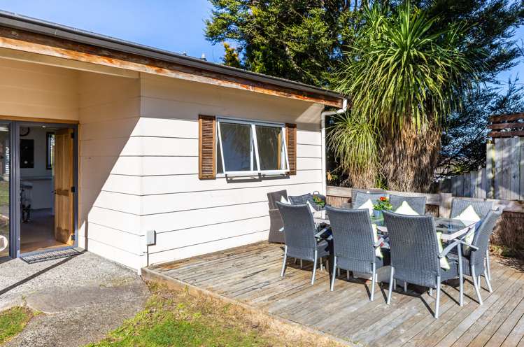 9 Armstrong Grove Hilltop_24