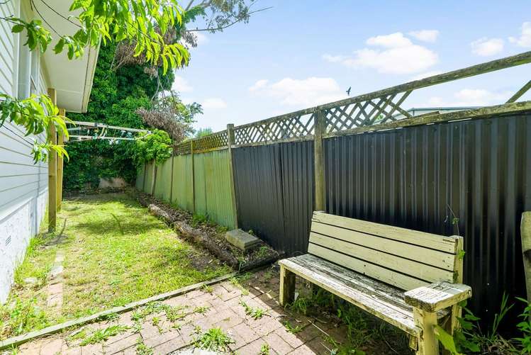 1/33 Nile Road Kelston_18