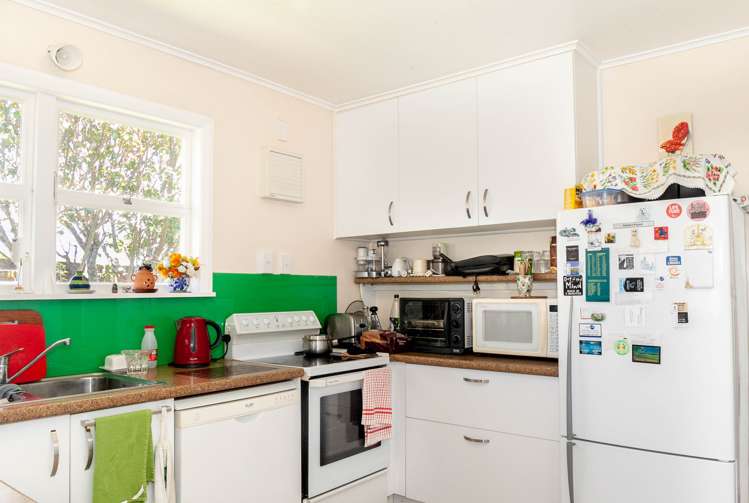 12 Lake Crescent Takaka_11